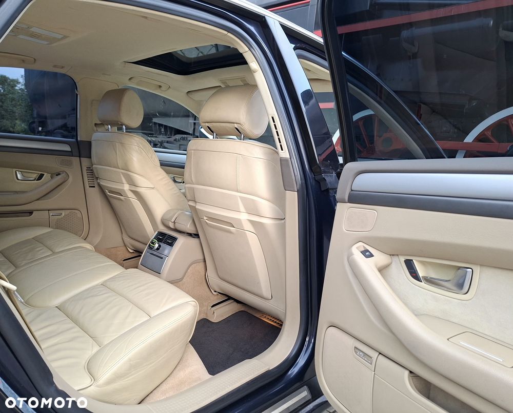Audi A8 4.2 Quattro - 9