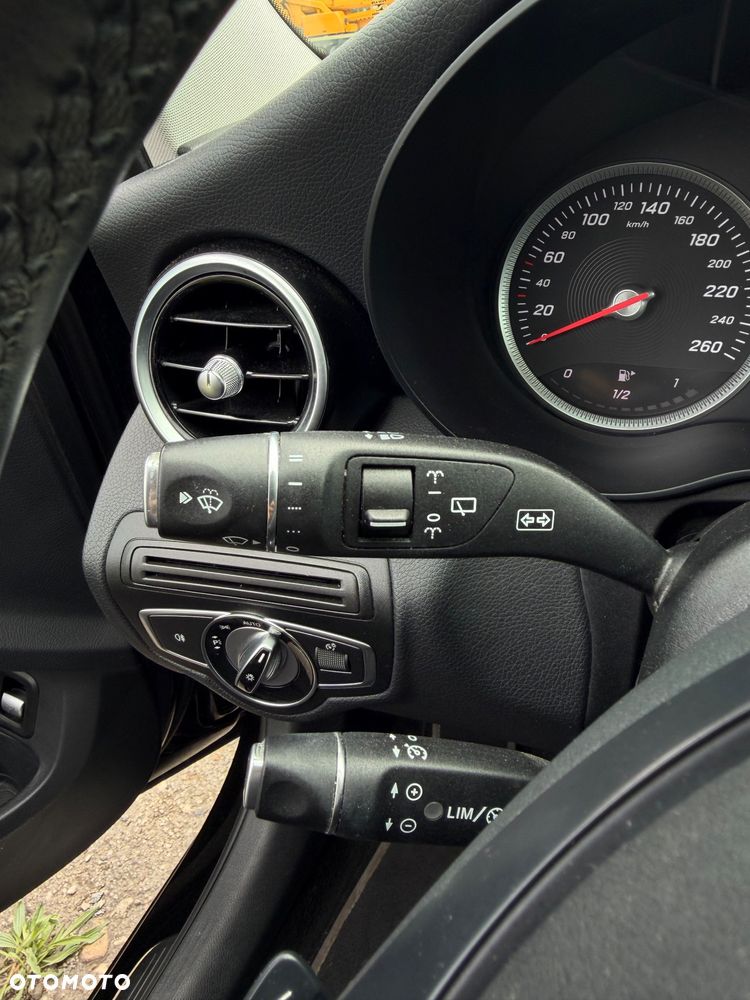 Mercedes-Benz Klasa C 180 9G-TRONIC Edition - 29
