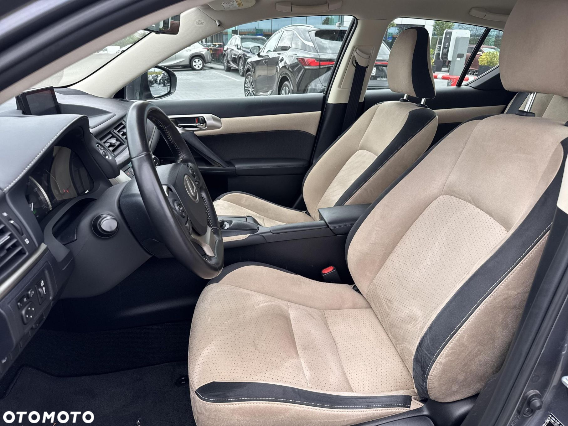 Lexus CT - 15