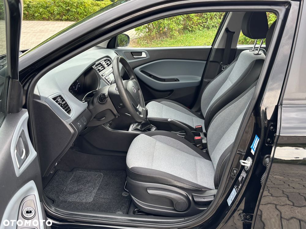 Hyundai i20 blue 1.2 Classic - 9