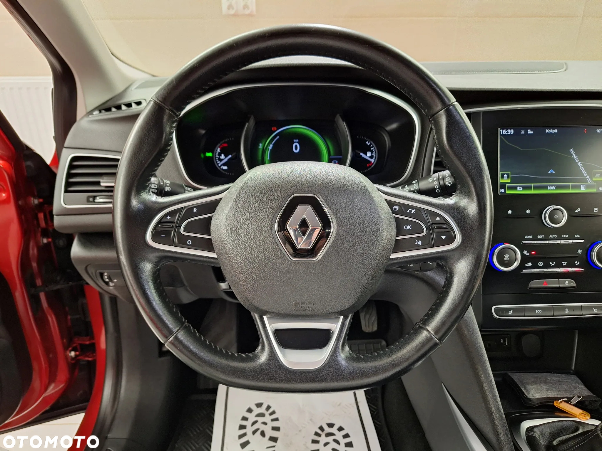 Renault Megane ENERGY TCe 130 BUSINESS - 27