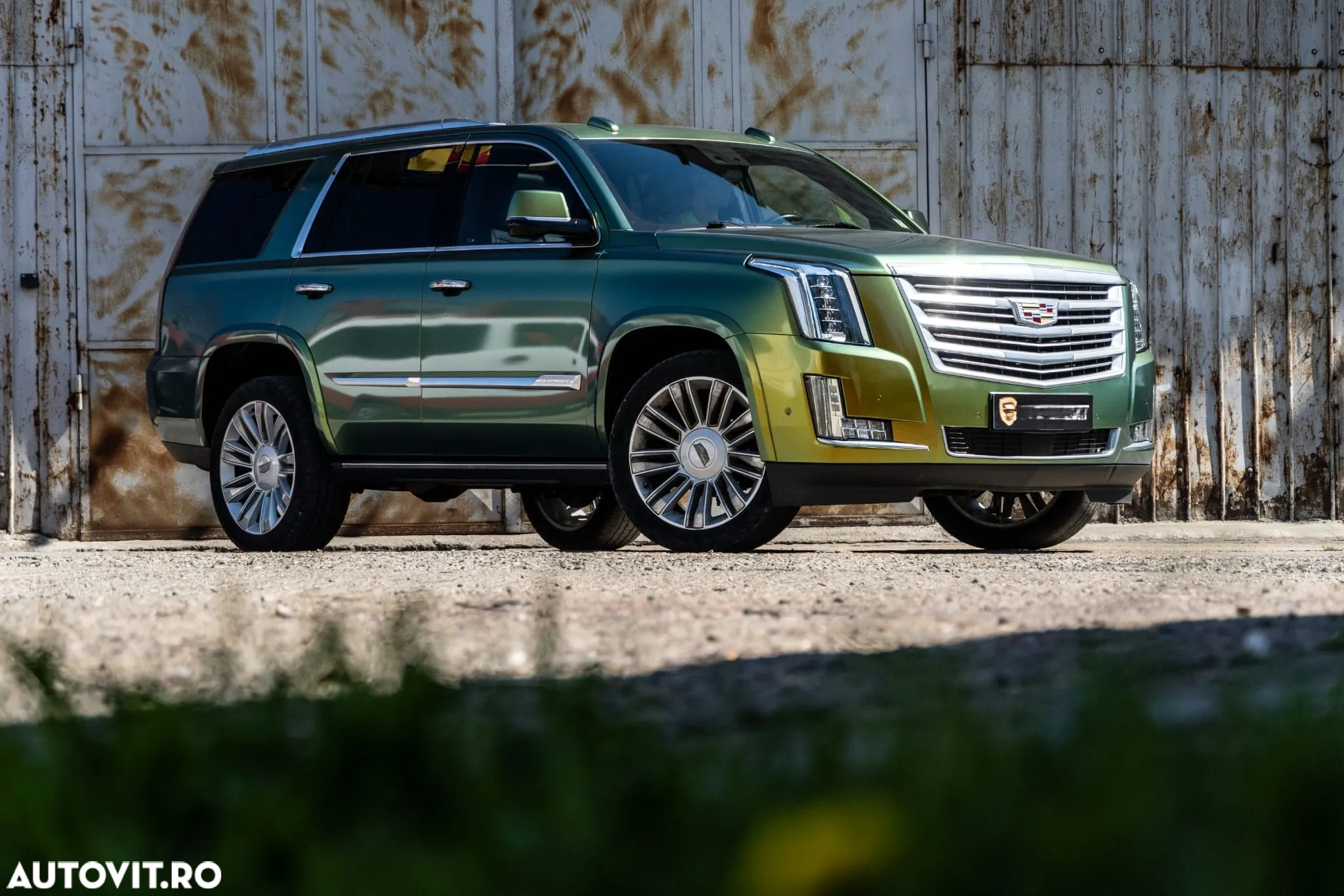 Cadillac Escalade 6.2 V8 AWD AT Platinum - 2