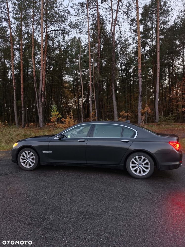 BMW Seria 7 740i L - 5