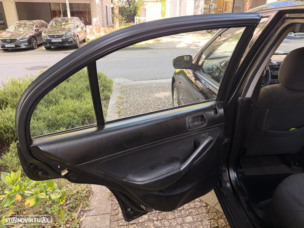 Honda Civic 1.6 LS - 14