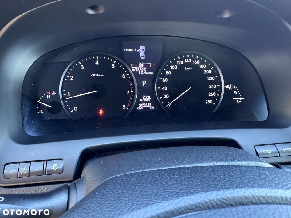 Lexus LS - 9