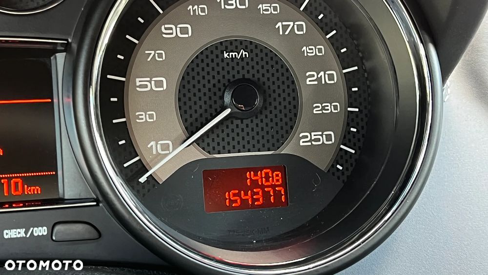 Peugeot RCZ 1.6 THP - 11