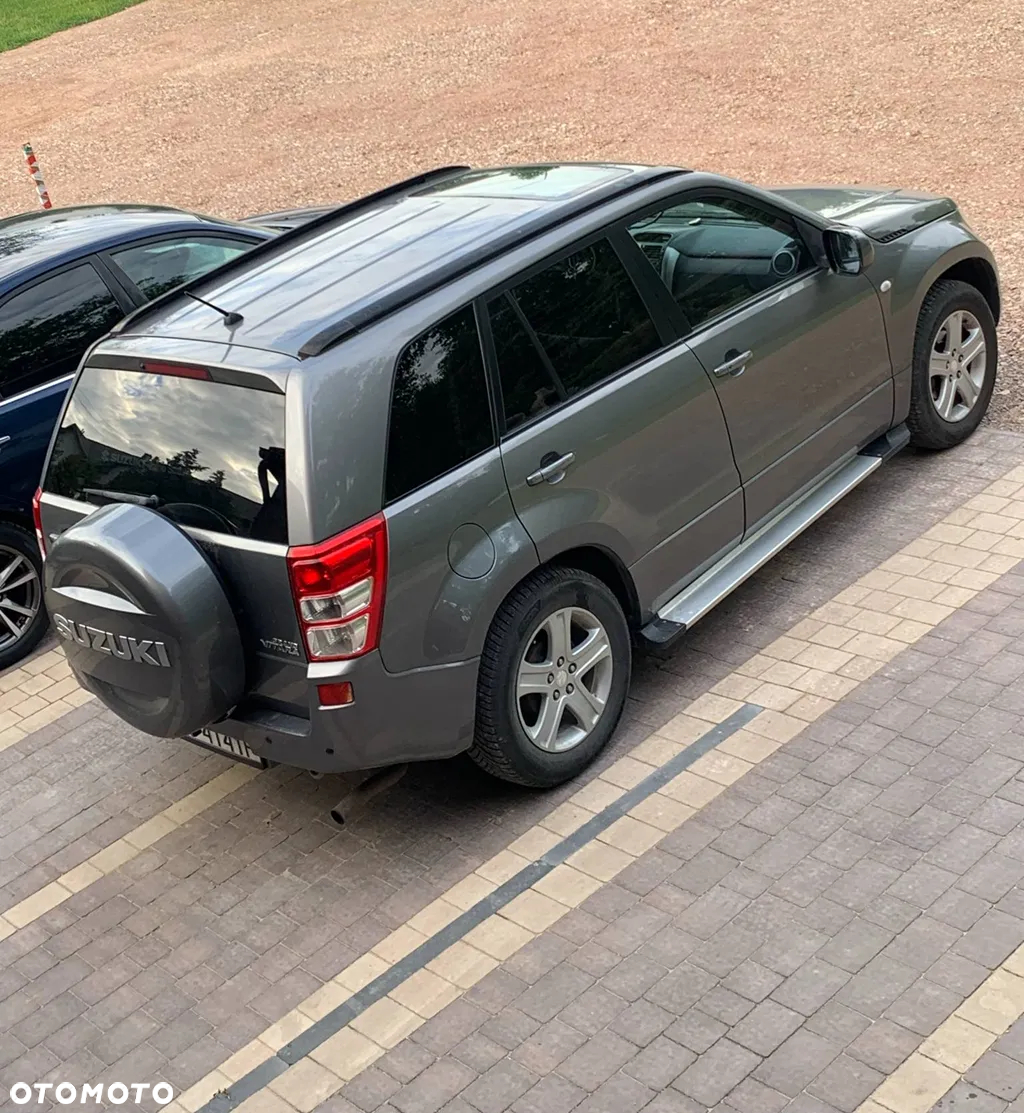 Suzuki Grand Vitara 2.0 De luxe - 2
