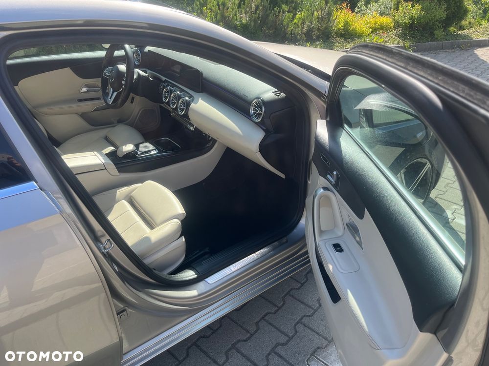 Mercedes-Benz Klasa A 220 4-Matic Progressive 7G-DCT - 9