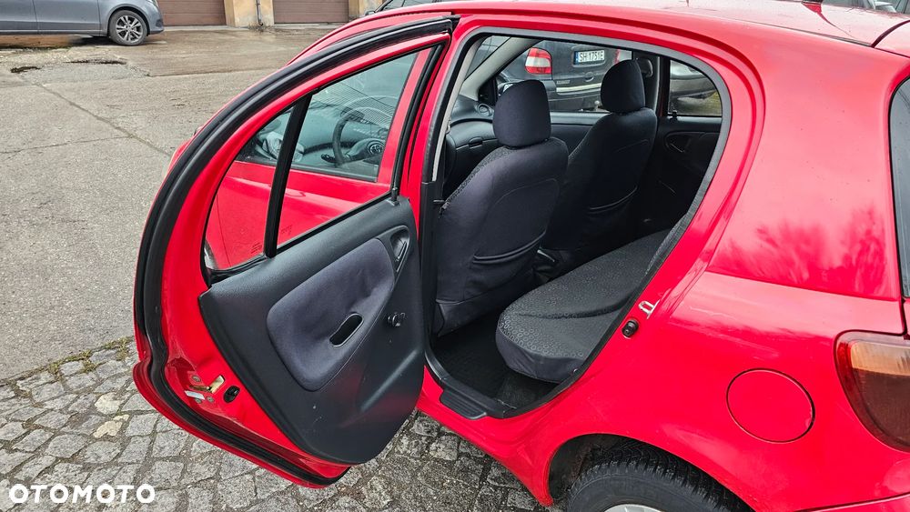 Toyota Yaris 1.4 D-4D Base - 9