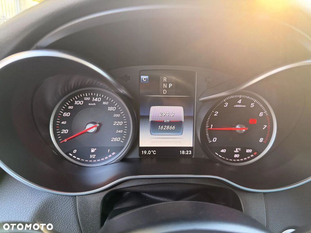 Mercedes-Benz GLC - 14