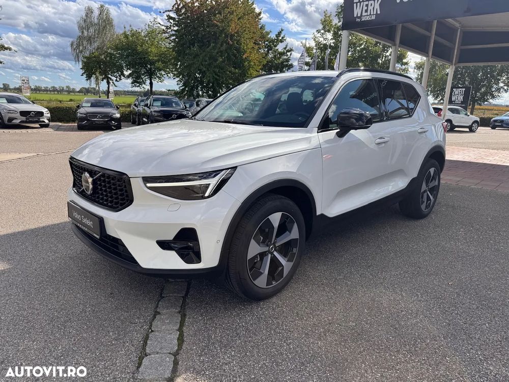Volvo XC 40 B3 AT FWD MHEV Plus Dark