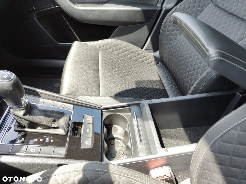 Skoda Superb 2.0 TDI 4x4 Style DSG - 10
