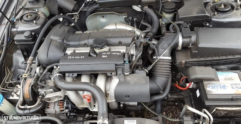 Volvo S40 1.6i de 2003 disponível para peças MOTOR VENDIDO - 2