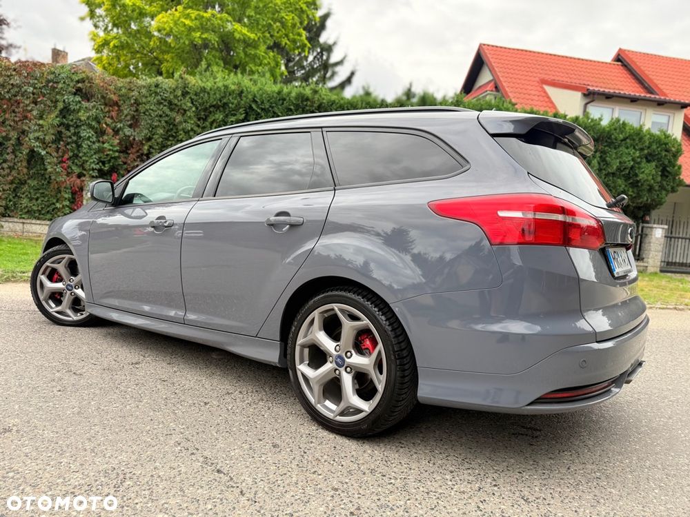 Ford Focus 2.0 TDCi ST mit Leder-Sport-Paket - 16