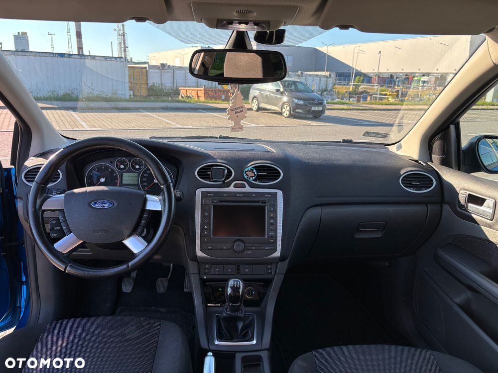 Ford Focus 2.0 16V Titanium - 17