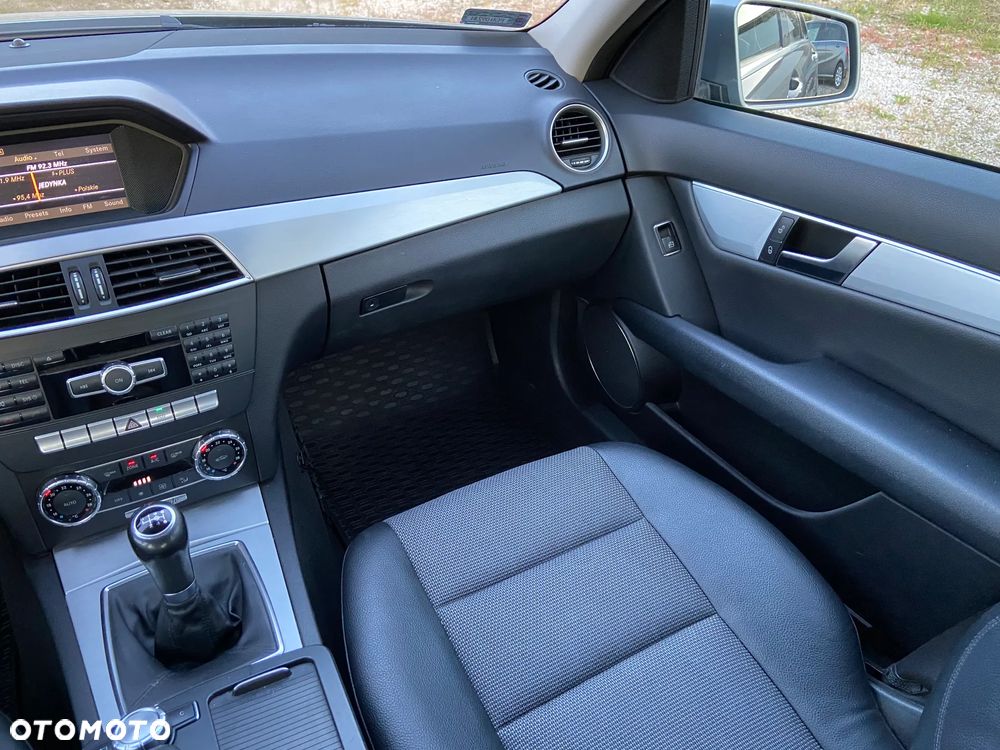 Mercedes-Benz Klasa C 180 CDI Avantgarde Edition - 21
