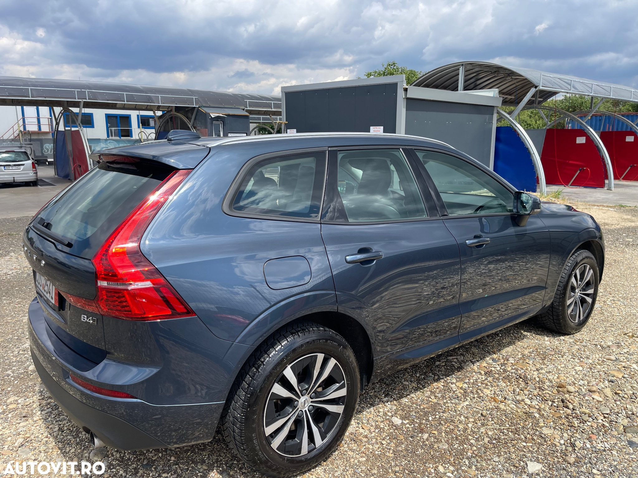 Volvo XC 60 B4 MHEV AT8 AWD Momentum Pro - 5