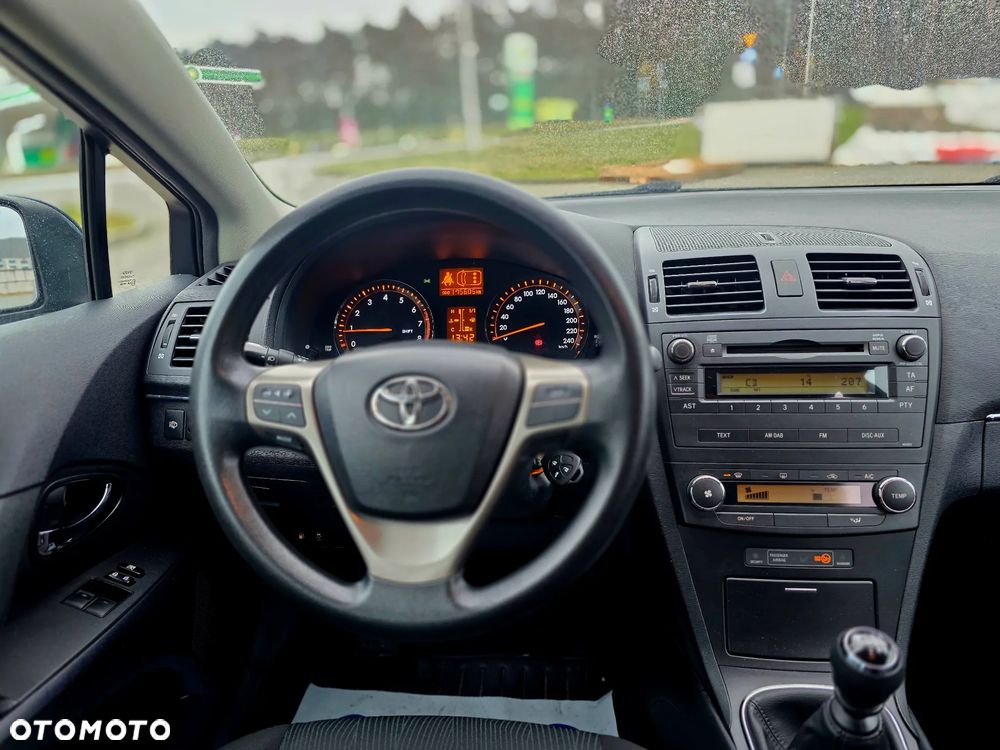 Toyota Avensis 1.8 Style - 23