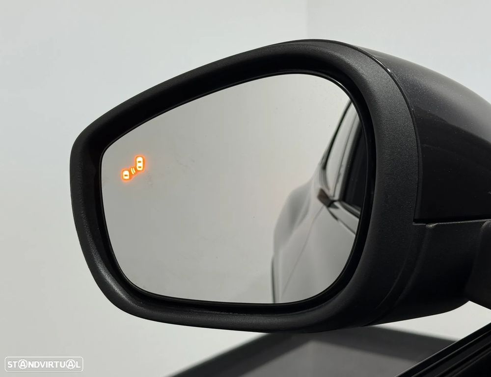 Ford Mustang Mach-E Standard - 17