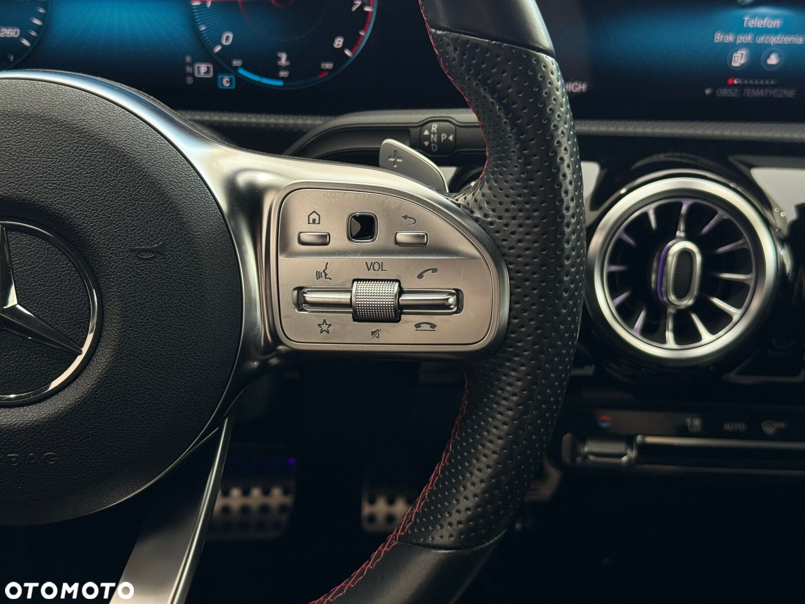 Mercedes-Benz CLA - 23