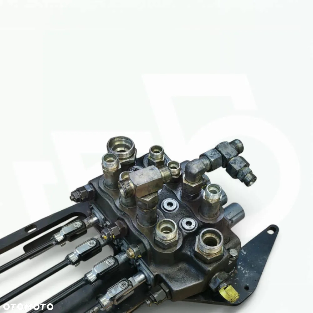 Rozdzielacz hydrauliczny 272894 Manitou MT 932 - 6