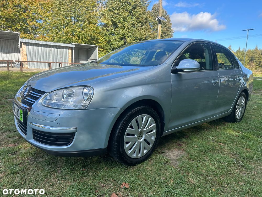 Volkswagen Jetta - 2