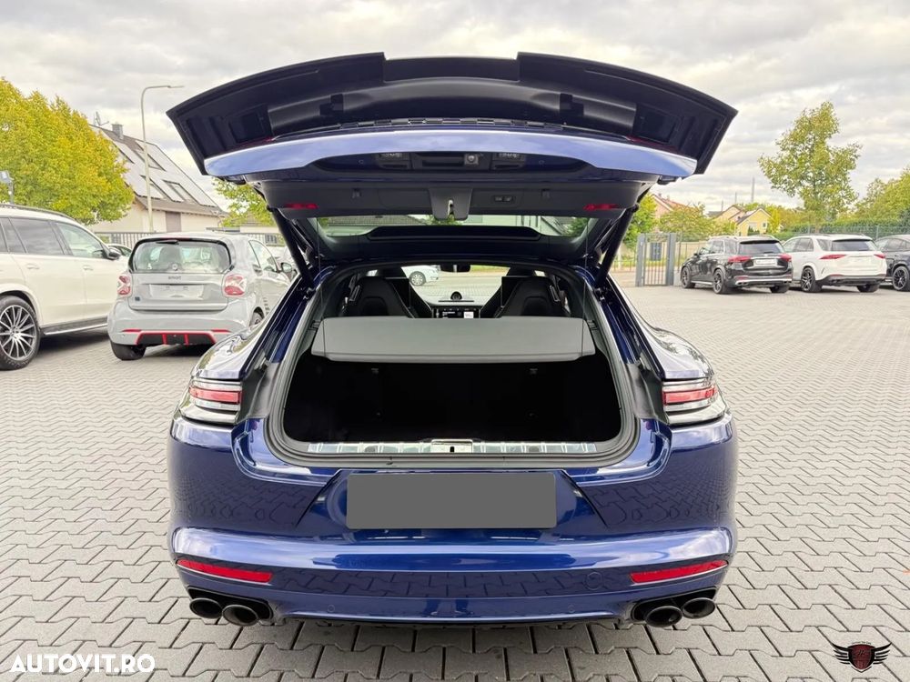 Porsche Panamera GTS - 40