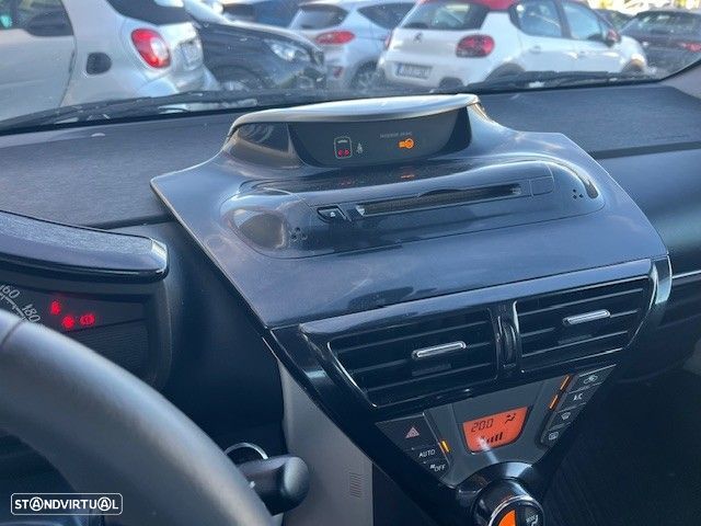Toyota iQ 1.0 VVT-i 2 MultiDrive EP - 14