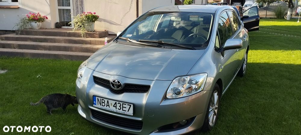 Toyota Auris 1.33 VVT-i Terra - 1