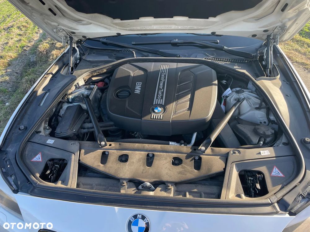 BMW Seria 5 525d xDrive Sport-Aut - 12