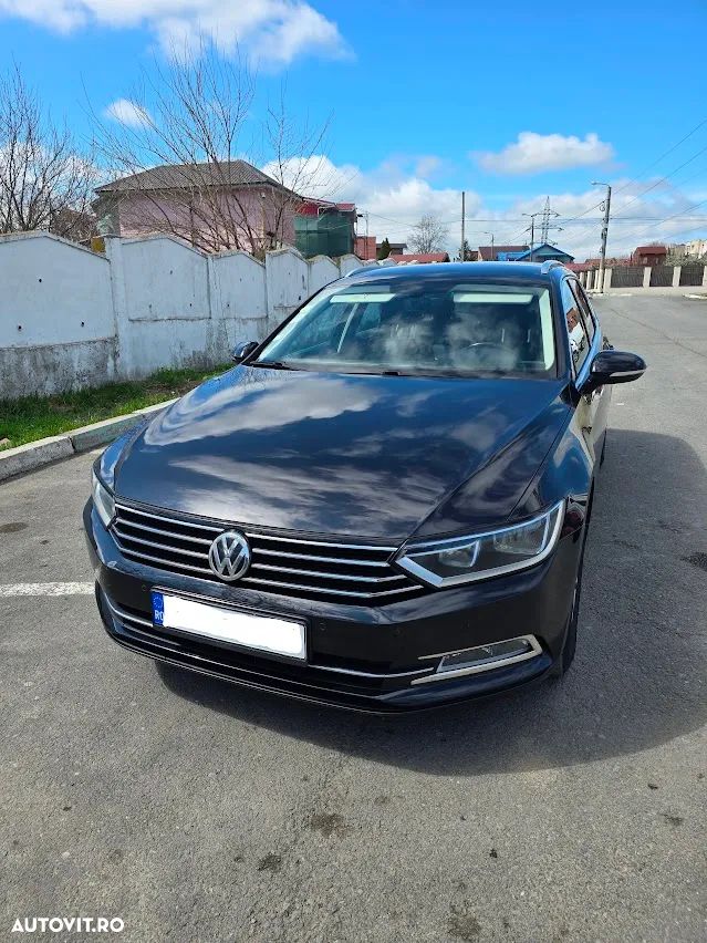 Volkswagen Passat - 1