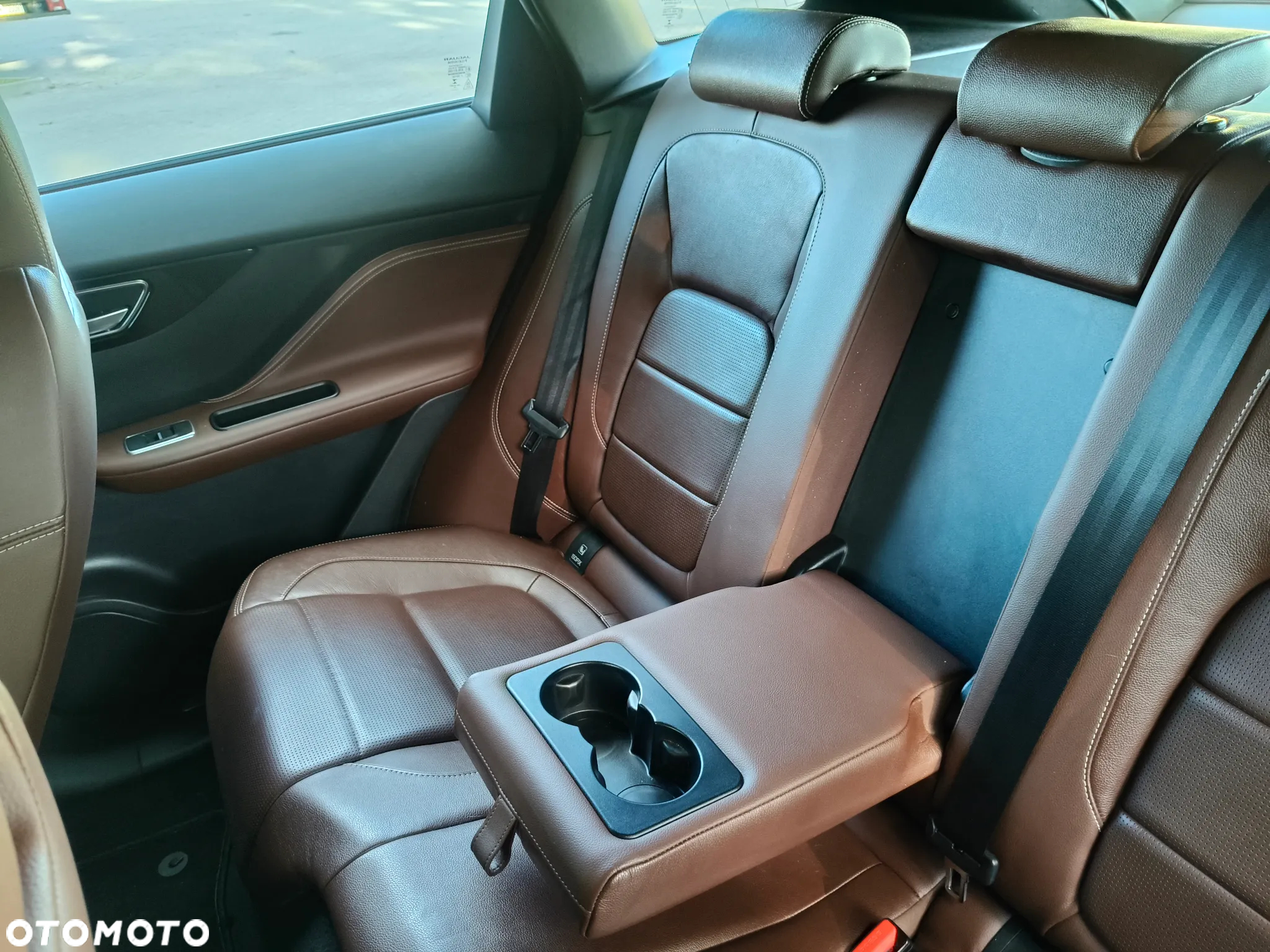 Jaguar F-Pace 2.0 i4D AWD Prestige - 38