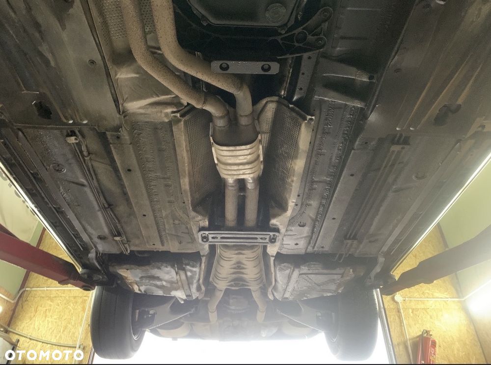 BMW Seria 7 - 36