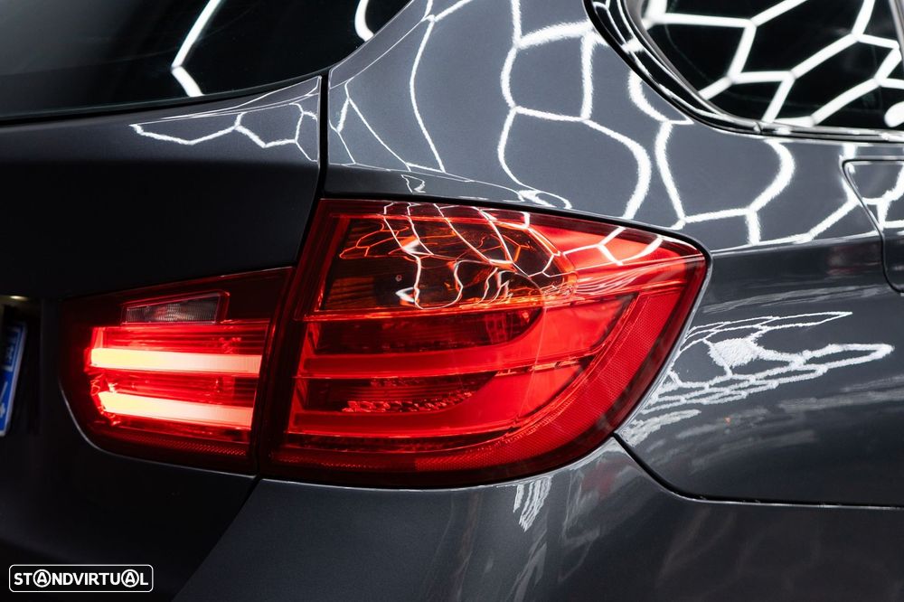 BMW 320 d Touring Auto Pack M - 19