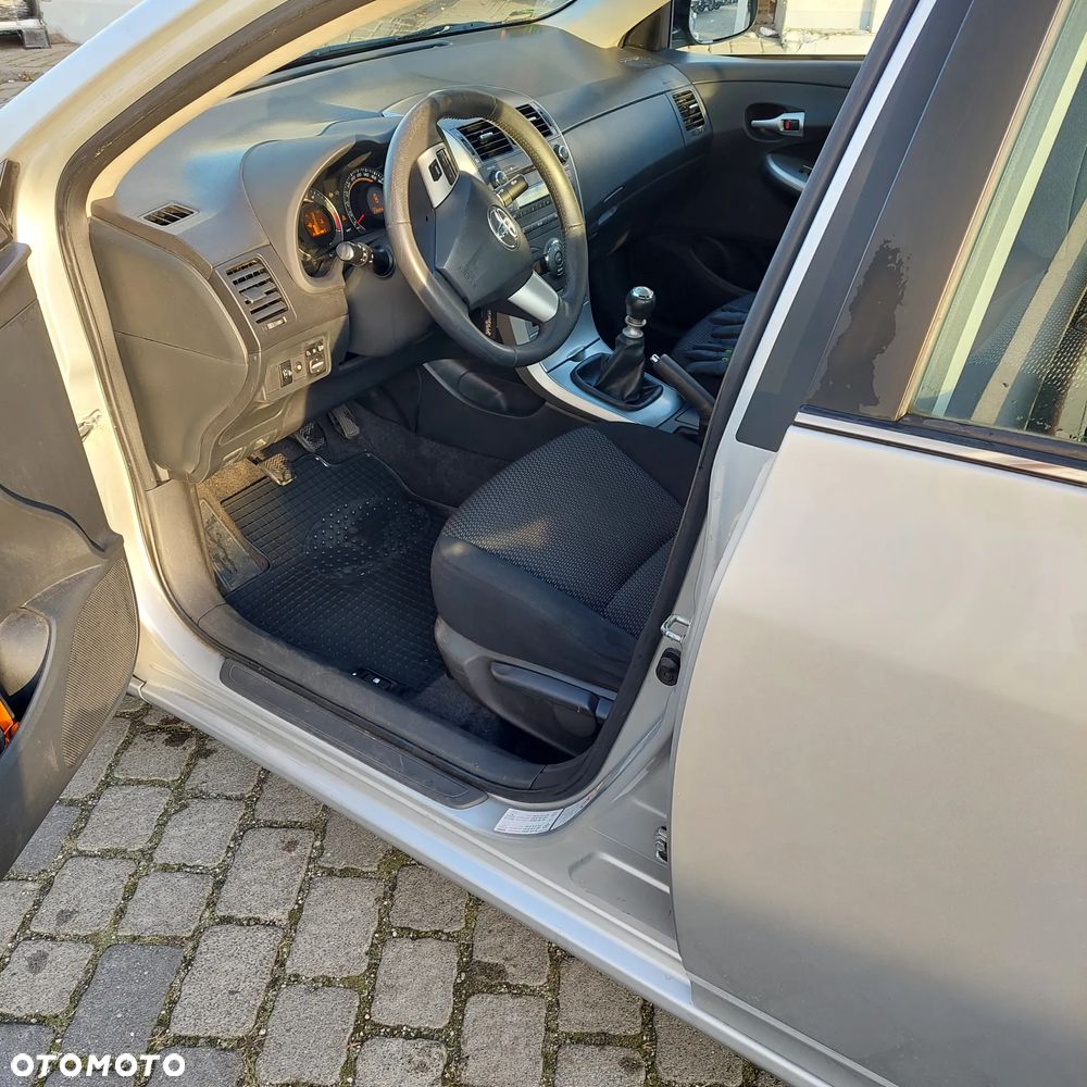 Toyota Corolla 1.4 D-4D Luna - 8