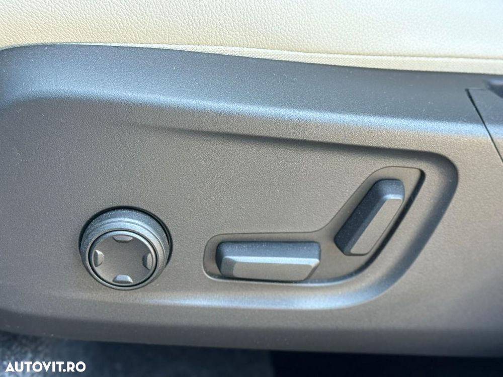 Volvo XC 40 B4 AT FWD MHEV Plus Dark - 18