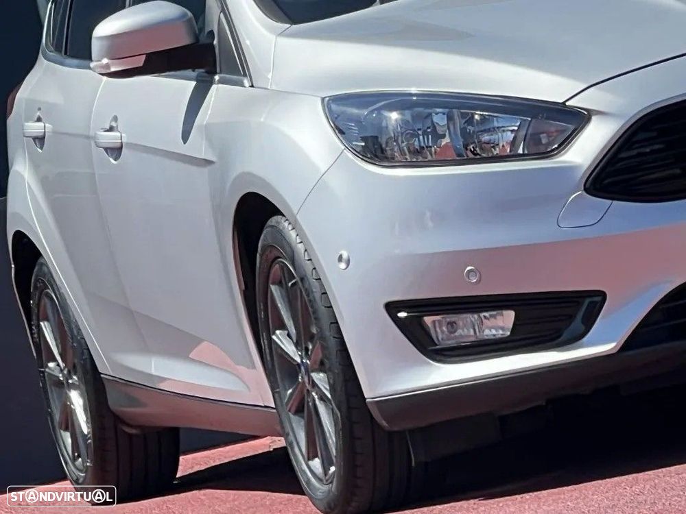 Ford Focus 1.5 TDCi ECOBlue Titanium - 19