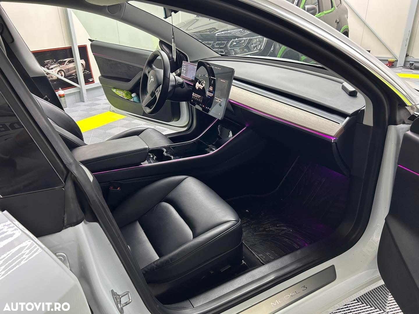 Tesla Model 3 Standard Reichweite Plus Hinterradantrieb - 4