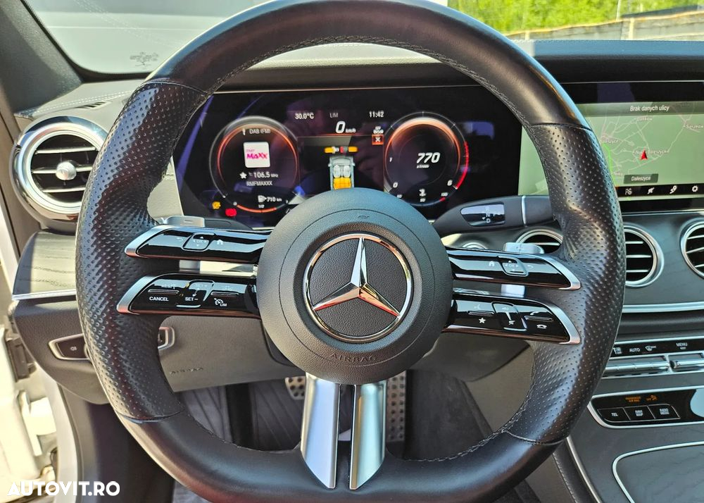 Mercedes-Benz E 220 d 4Matic T 9G-TRONIC - 3