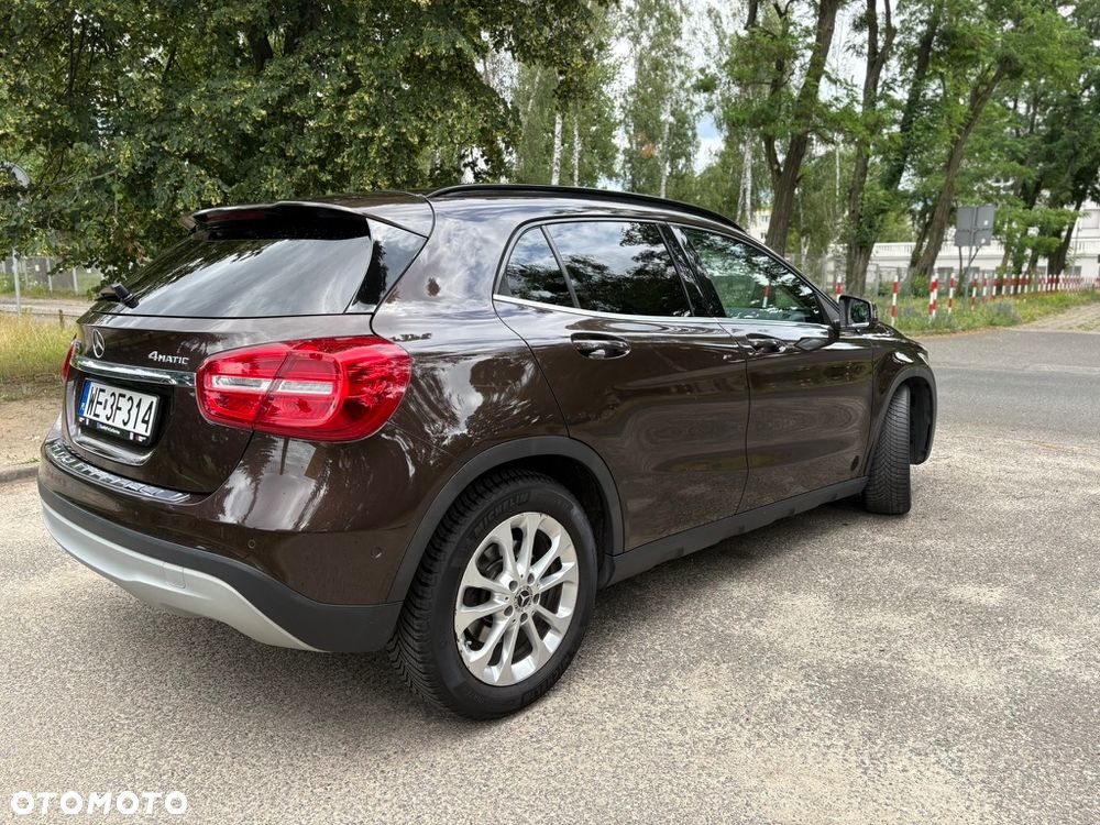 Mercedes-Benz GLA 250 4-Matic - 8