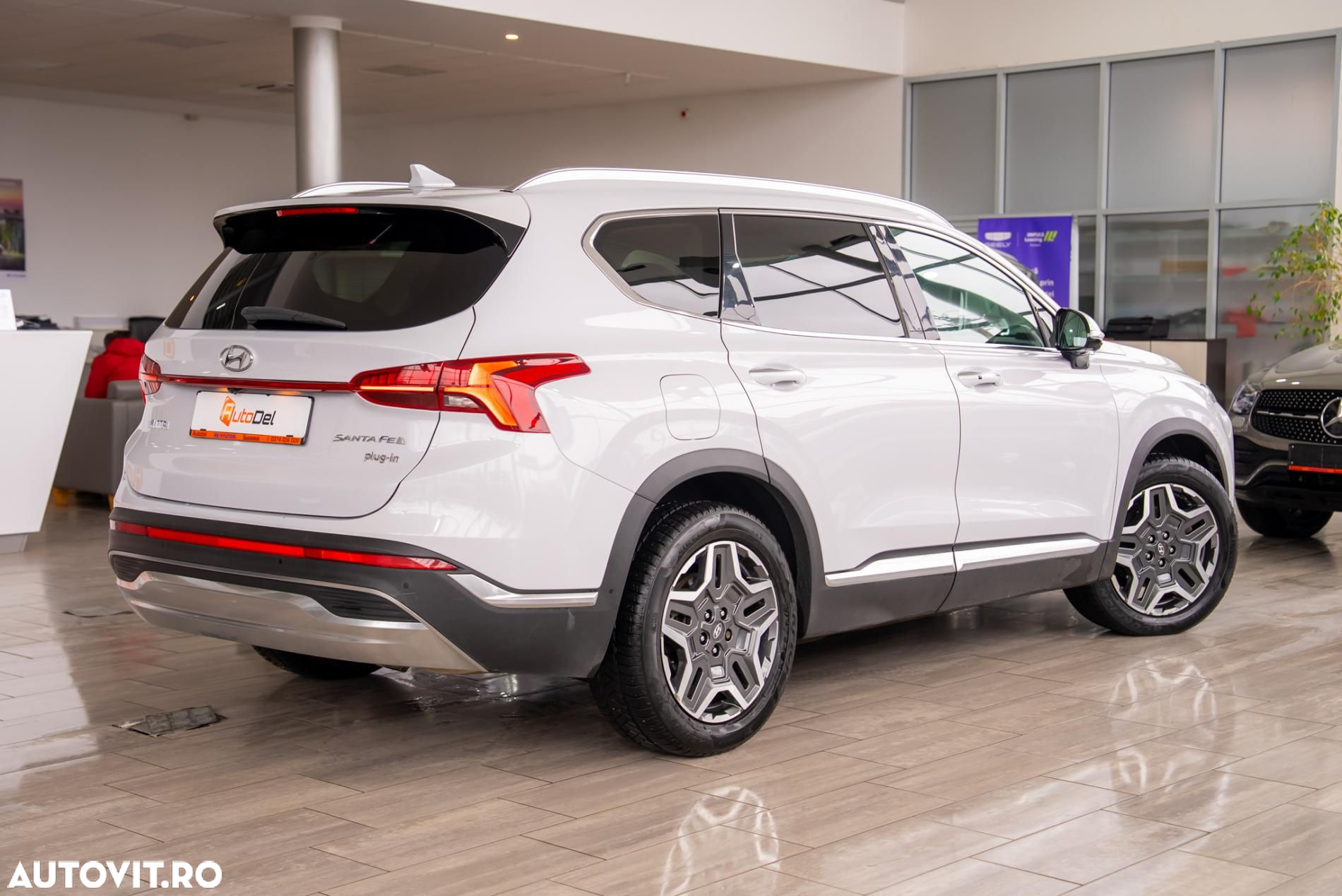 Hyundai Santa Fe Plug-in Hybrid 1.6 l 265 CP 4WD 6AT Luxury - 4
