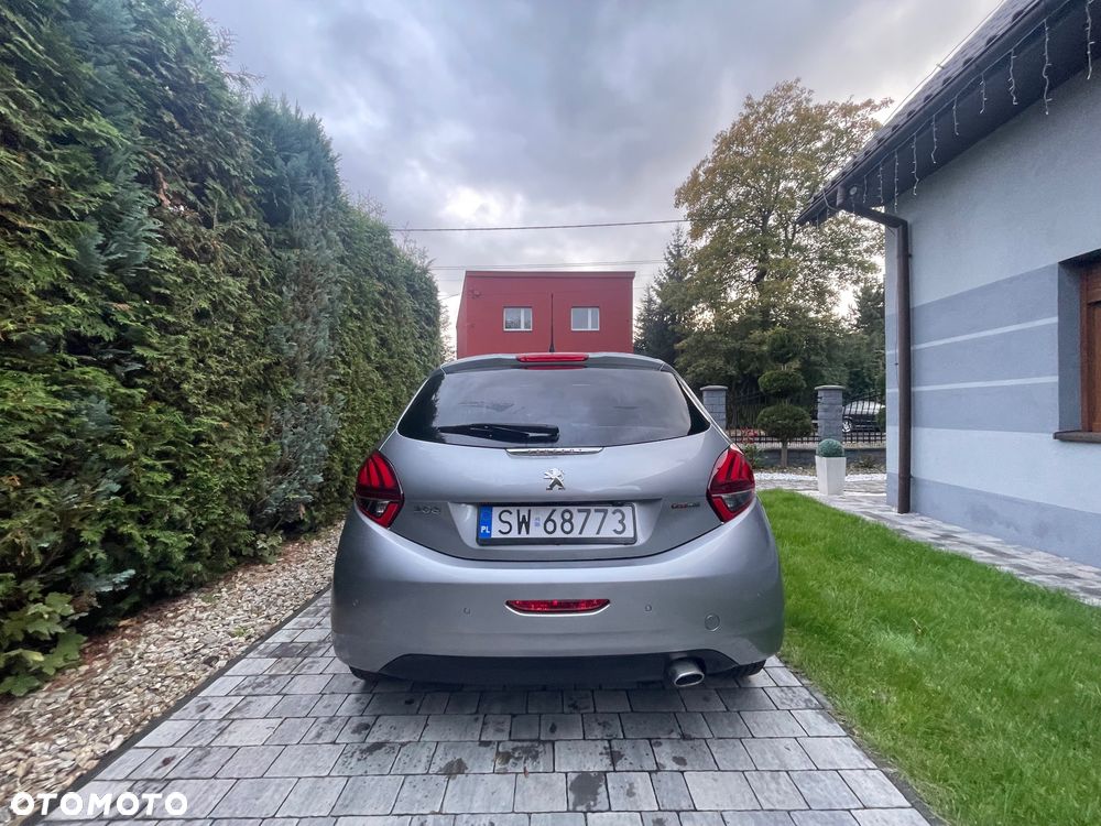 Peugeot 208 - 11