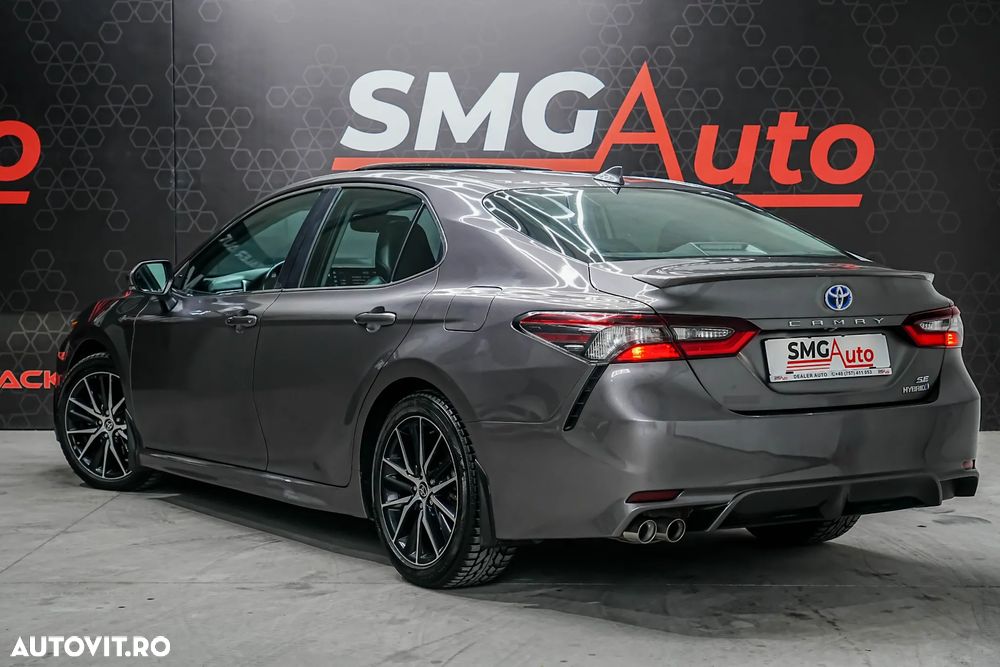 Toyota Camry Luxury - 5