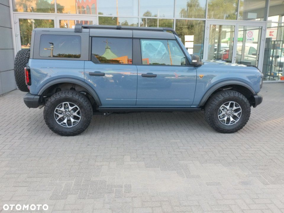 Ford Bronco - 6
