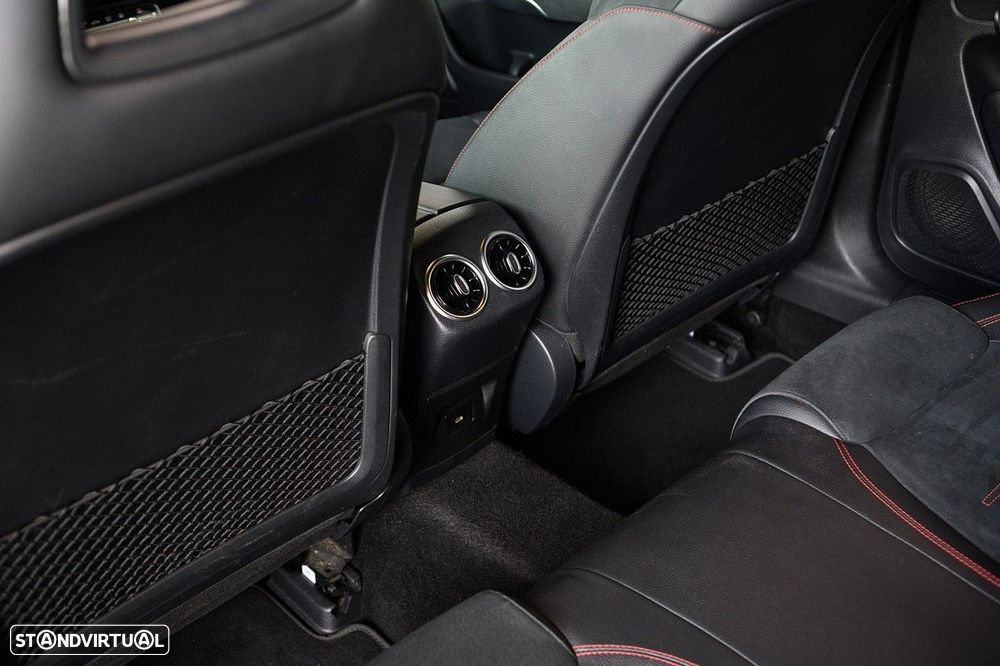 Mercedes-Benz A 250 e AMG Line - 20