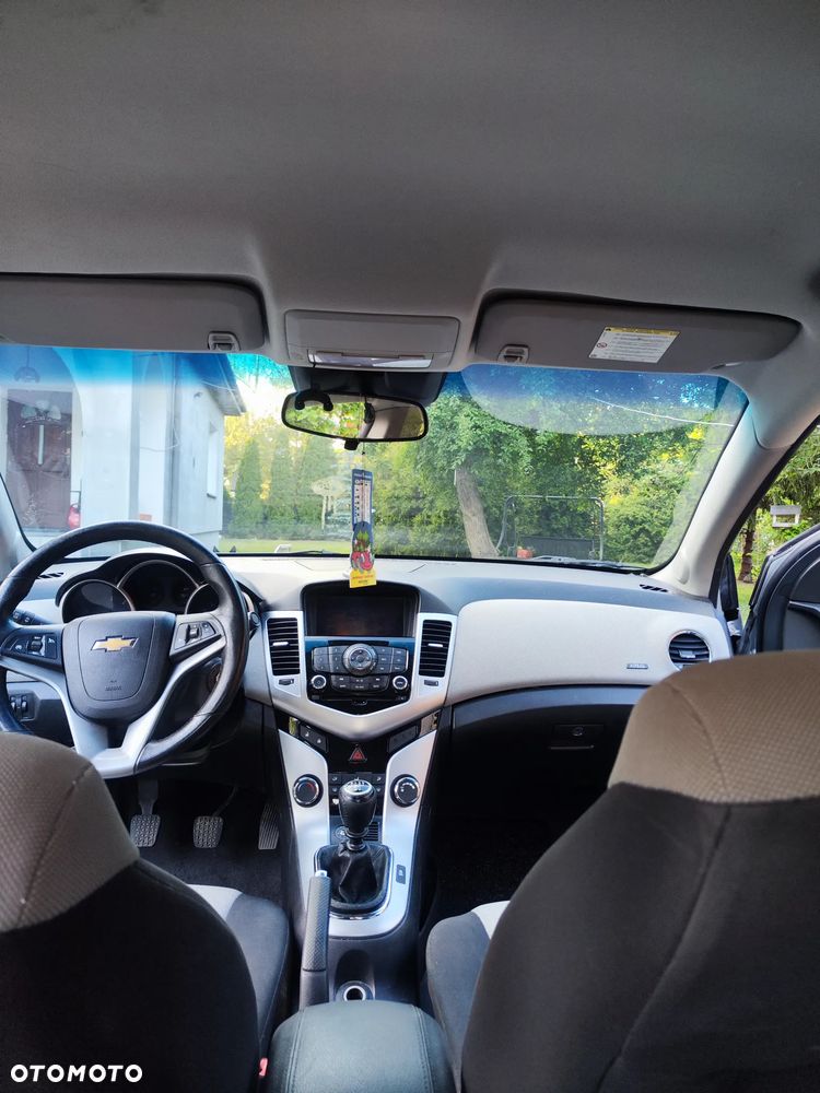 Chevrolet Cruze 1.8 LS - 10