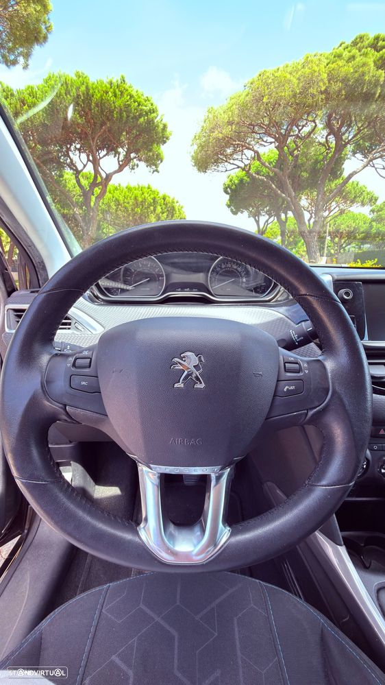Peugeot 2008 1.2 PureTech Style - 9