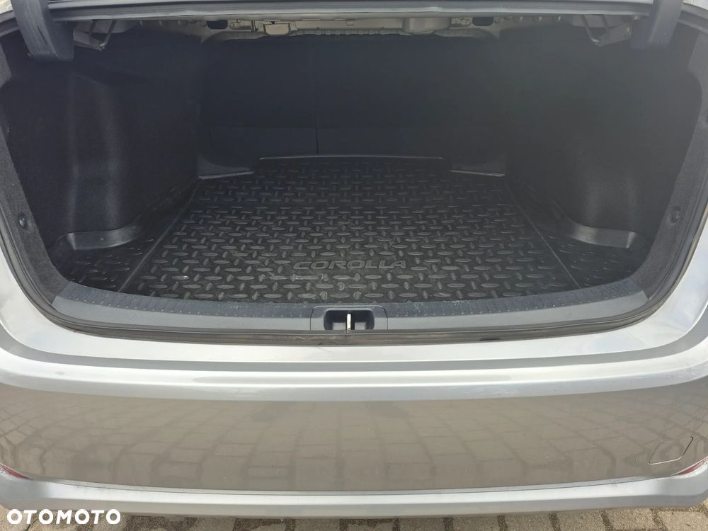 Toyota Corolla 1.8 Hybrid Comfort - 22