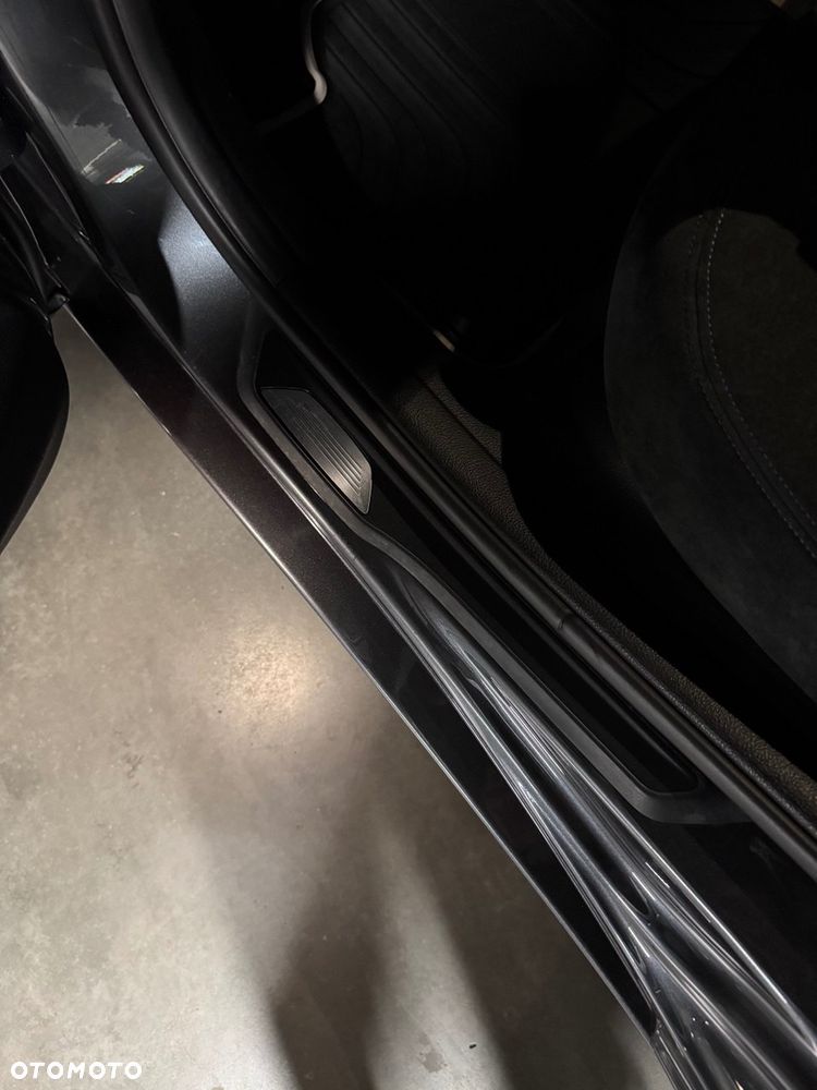 BMW Seria 3 320d xDrive M Sport - 25