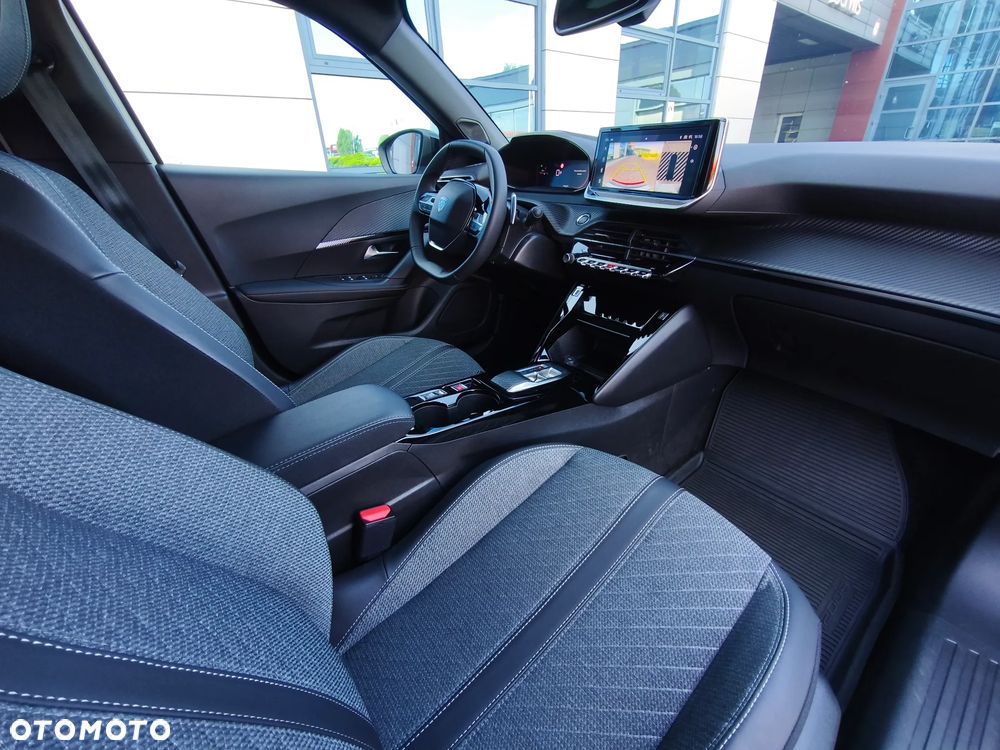 Peugeot 2008 PureTech mHEV Allure e-DCS6 - 16